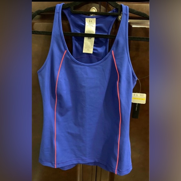 New NWT Under Armour fitted heatgear tank top studiolux fitted super soft small - Picture 1 of 3